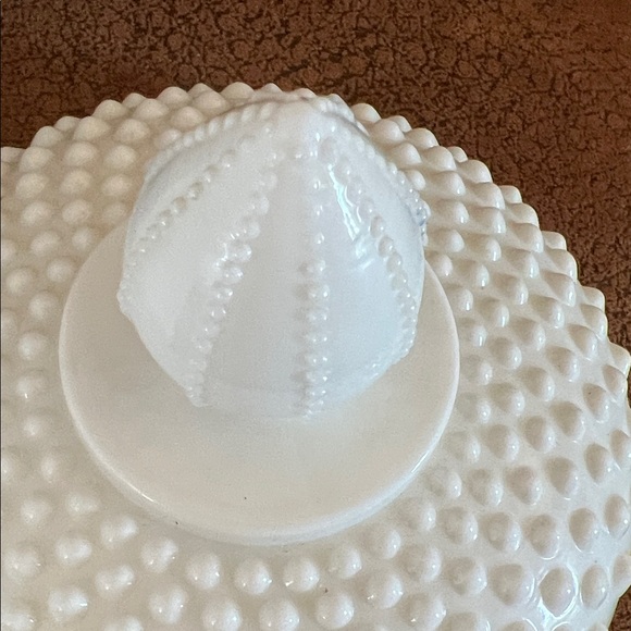 Elegant White Hobnail Milk Glass Cookie Jar. - Picture 9 of 10